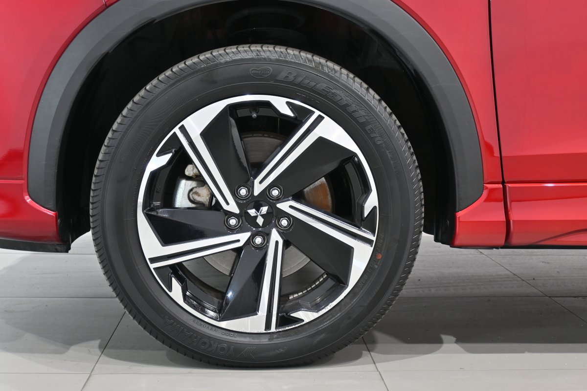 Foto Mitsubishi Eclipse Cross 33