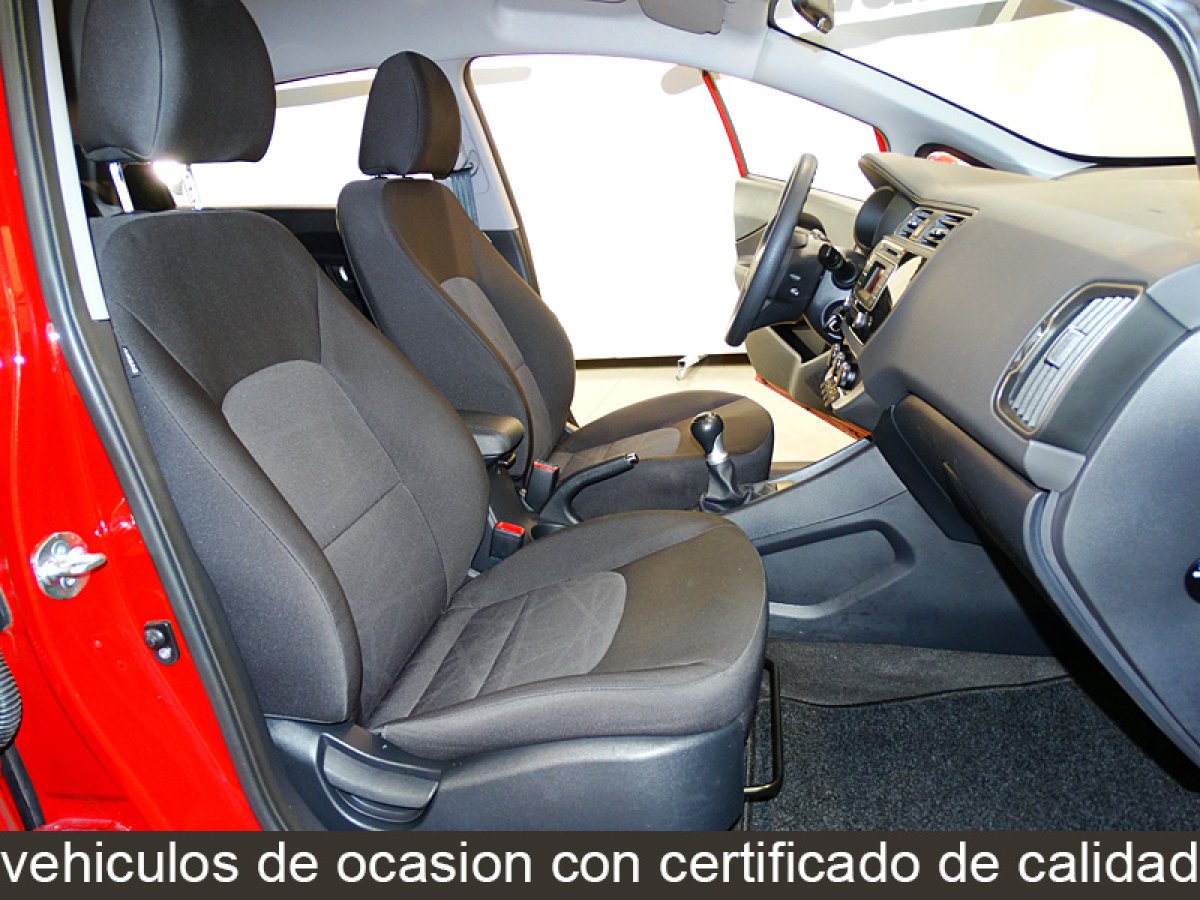 Foto Kia Rio 19