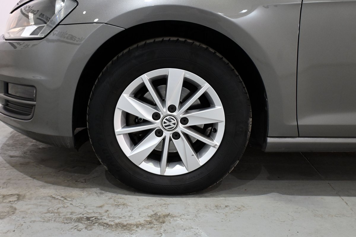 Foto Volkswagen Golf 33