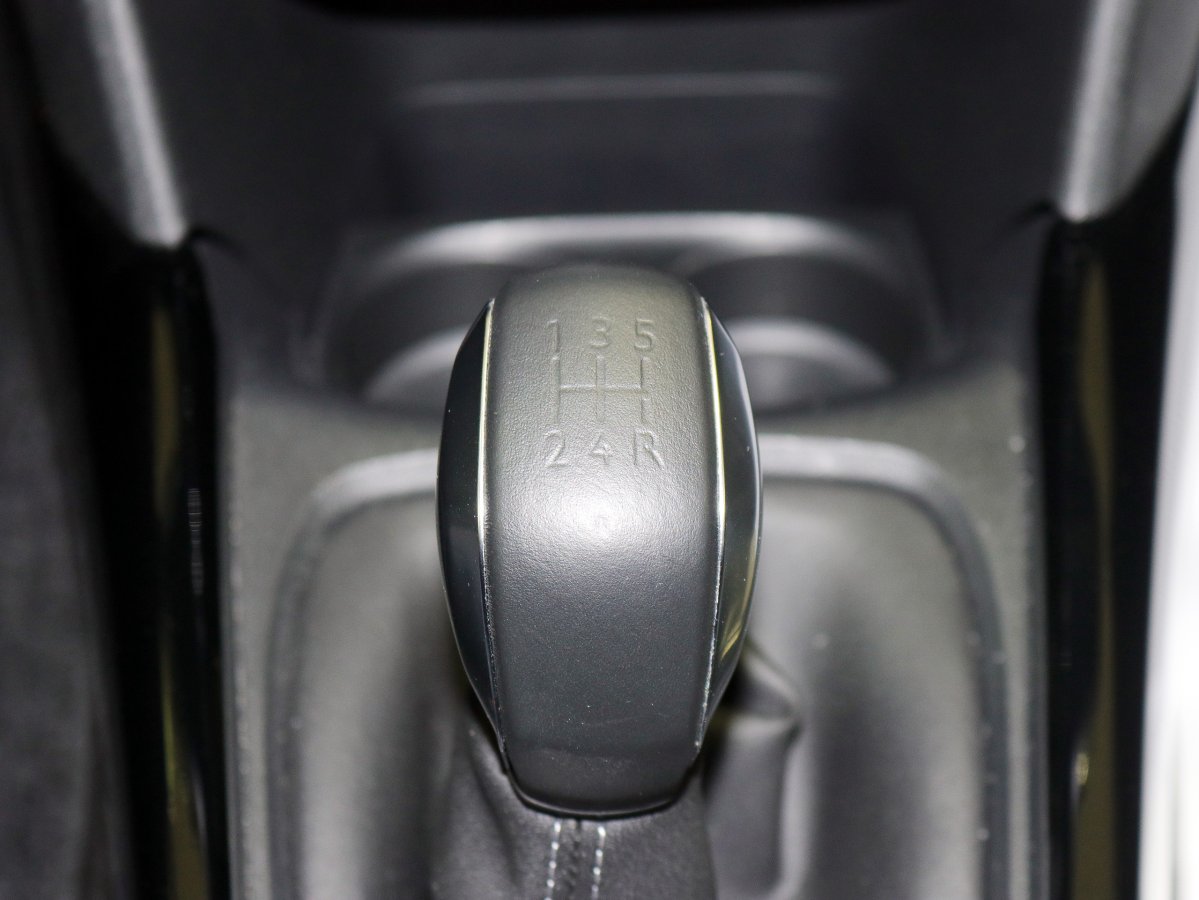 Foto Peugeot 2008 22