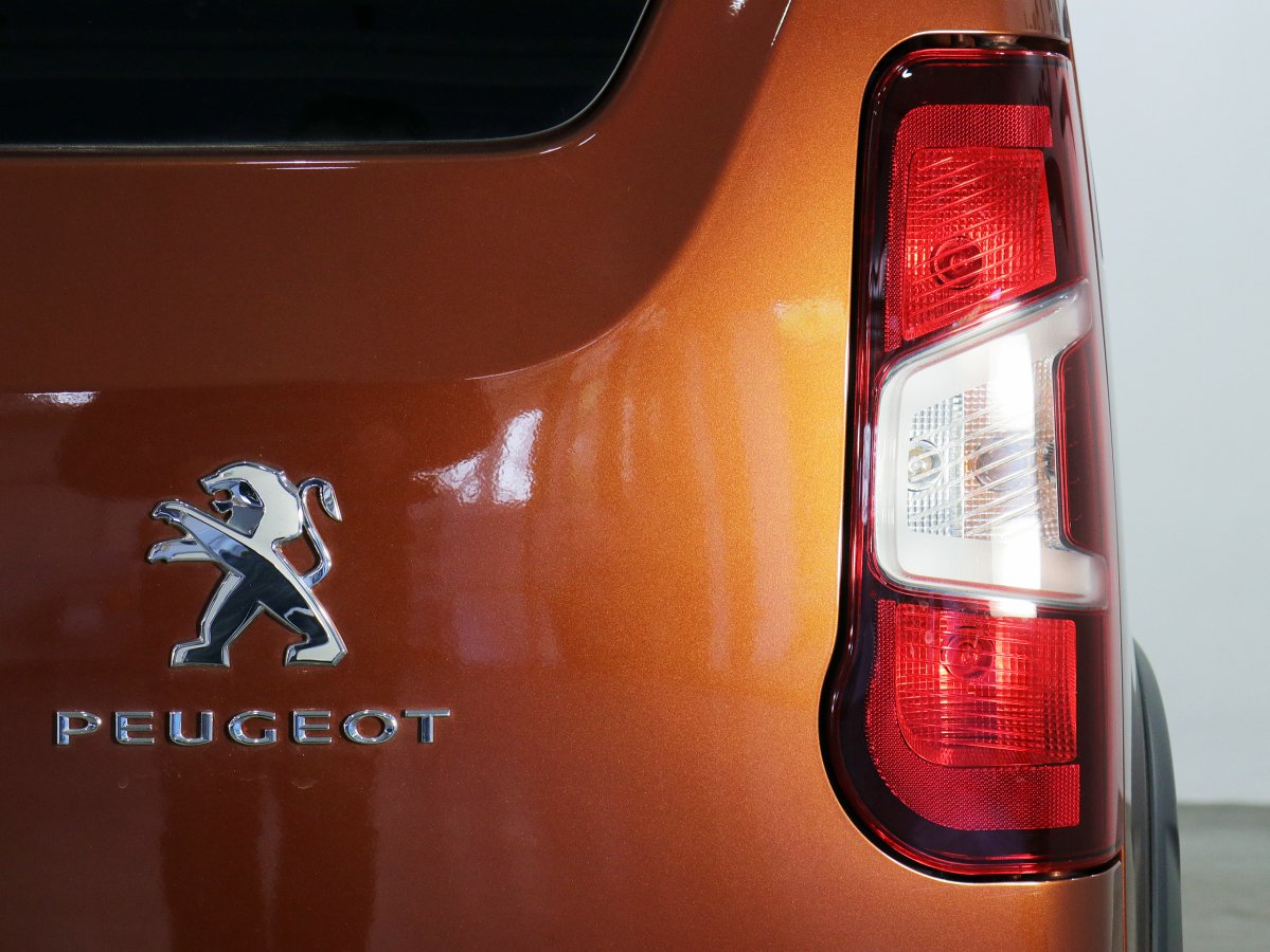 Foto Peugeot Rifter 10