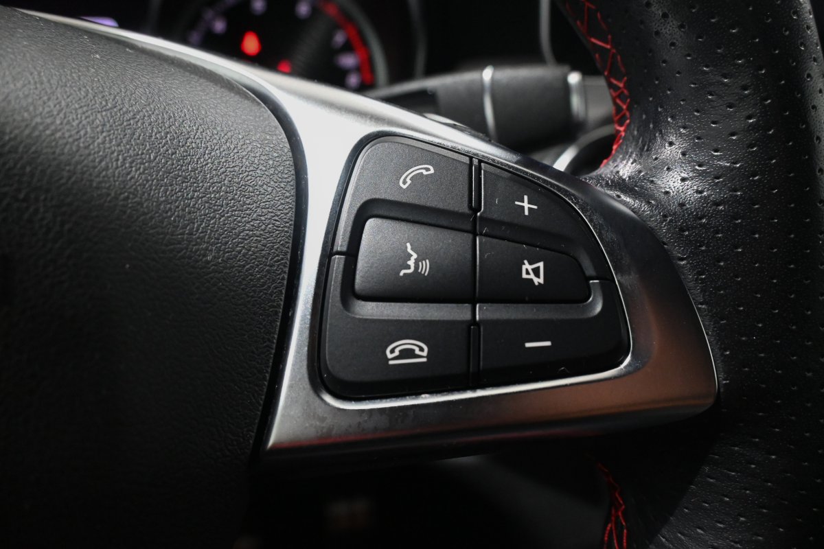 Foto Mercedes-Benz GLA 23