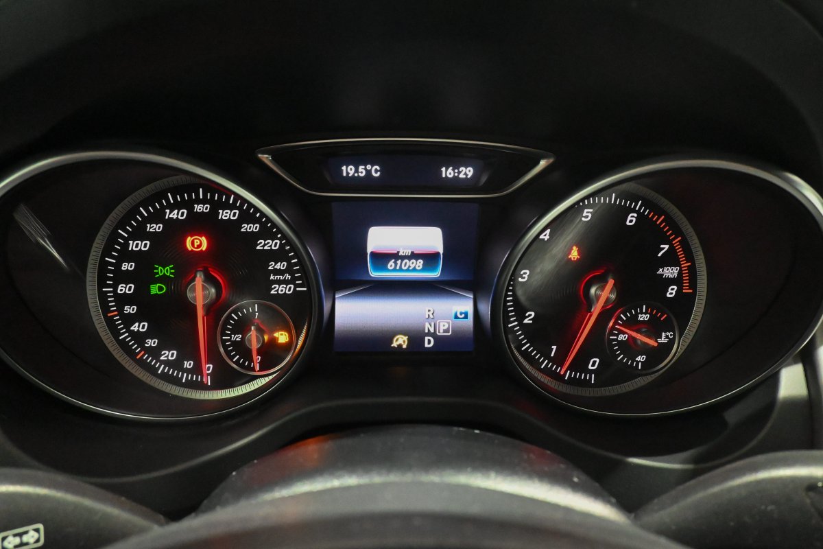 Foto Mercedes-Benz GLA 15