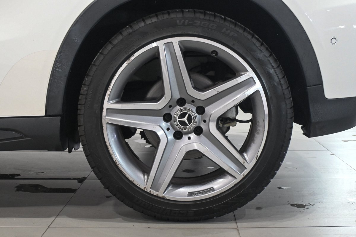 Foto Mercedes-Benz GLA 33