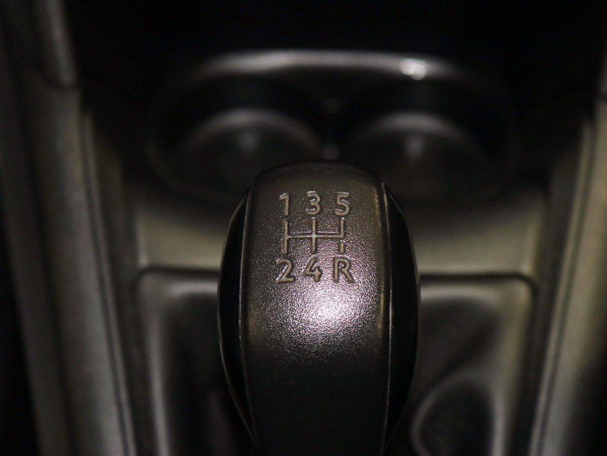 Foto Peugeot 208 10