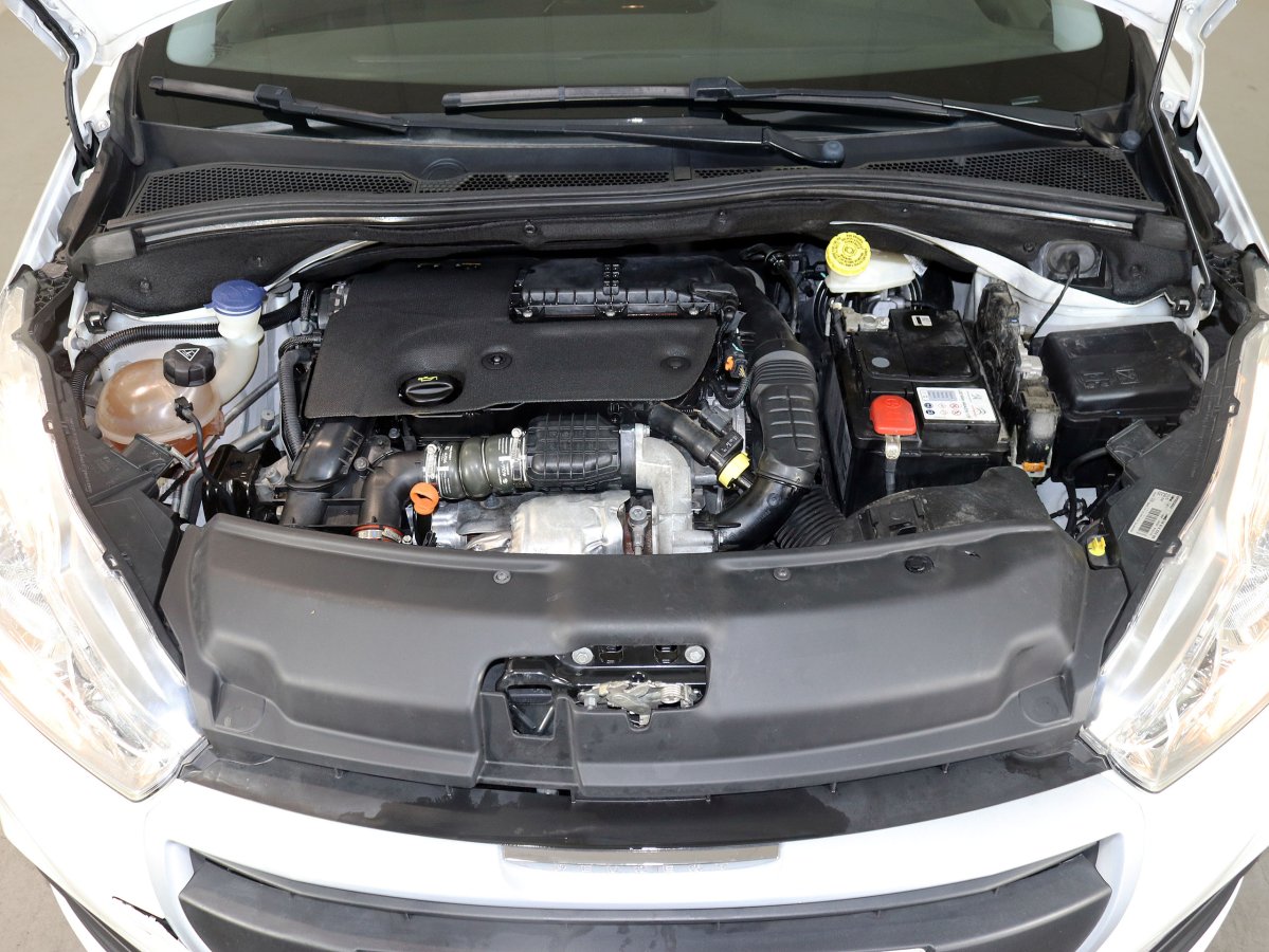Foto Peugeot 208 12