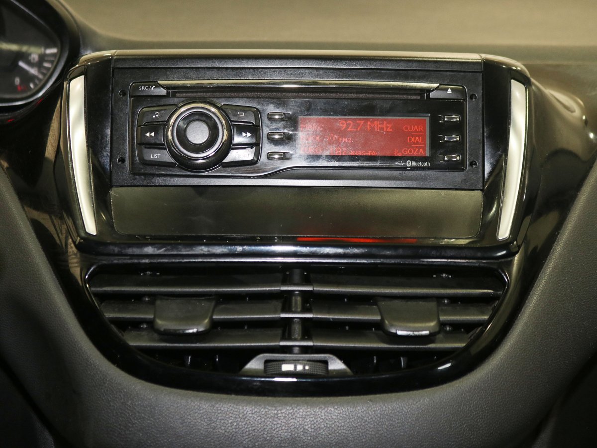 Foto Peugeot 208 13