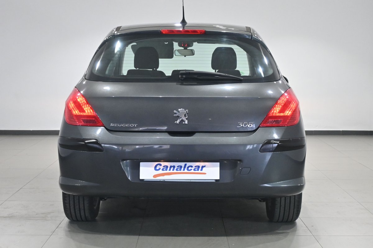Foto Mercedes-Benz GLA 5