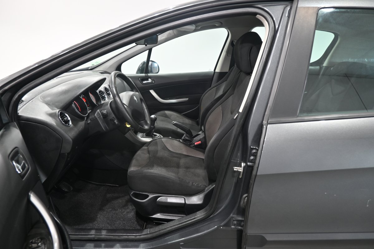 Foto Mercedes-Benz GLA 9