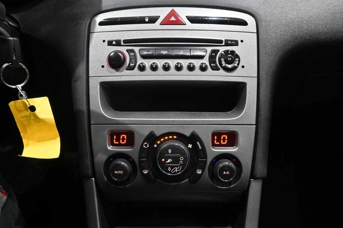Foto Mercedes-Benz GLA 15