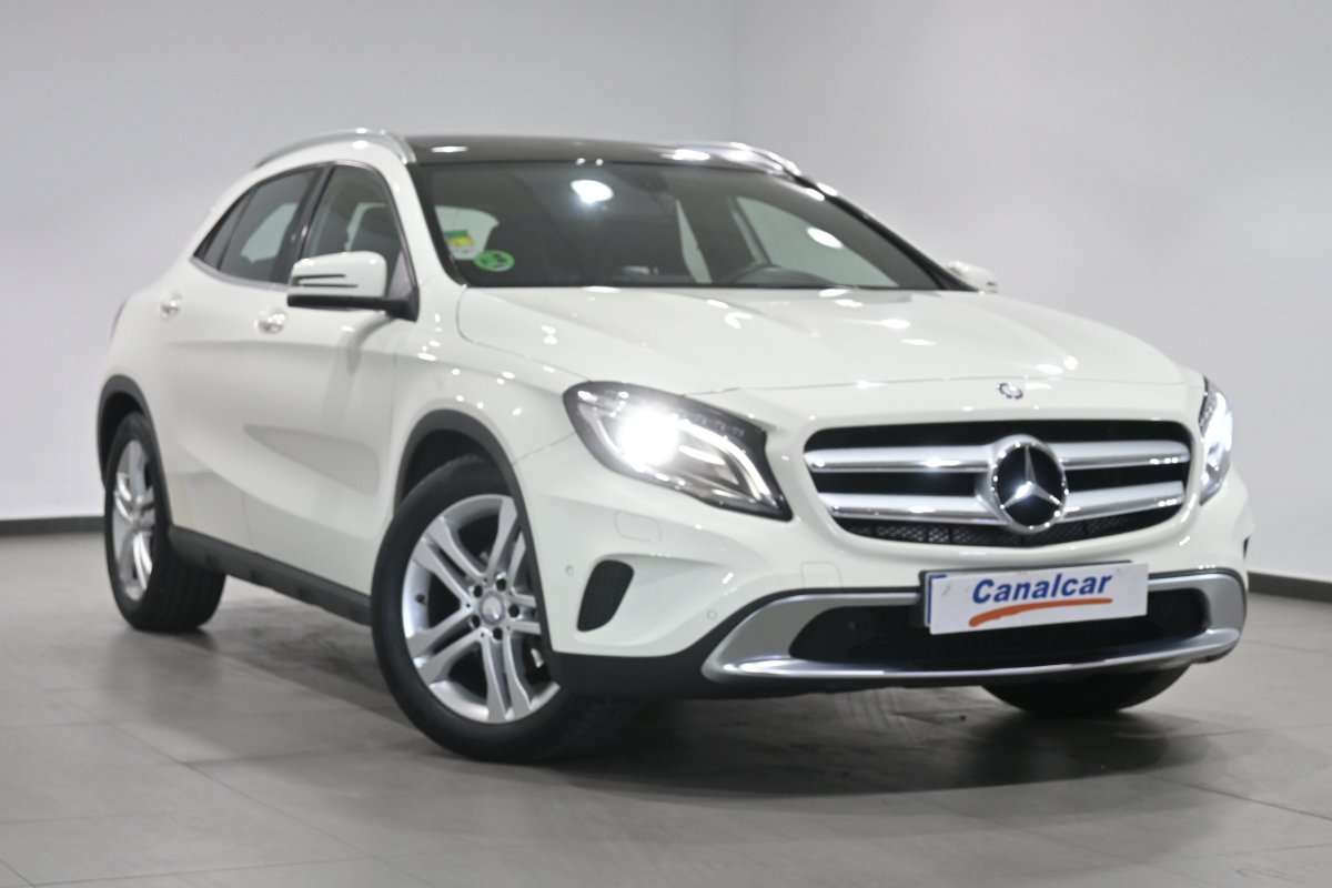 Foto Mercedes-Benz GLA 3