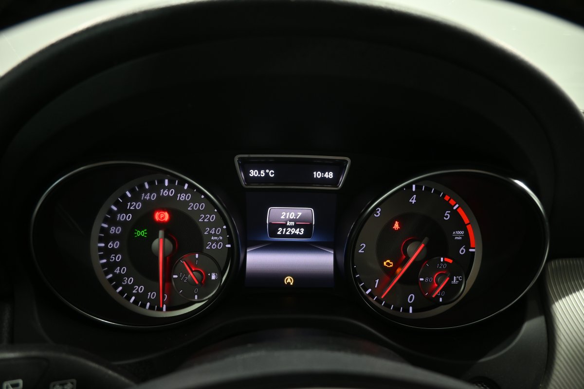 Foto Mercedes-Benz GLA 14