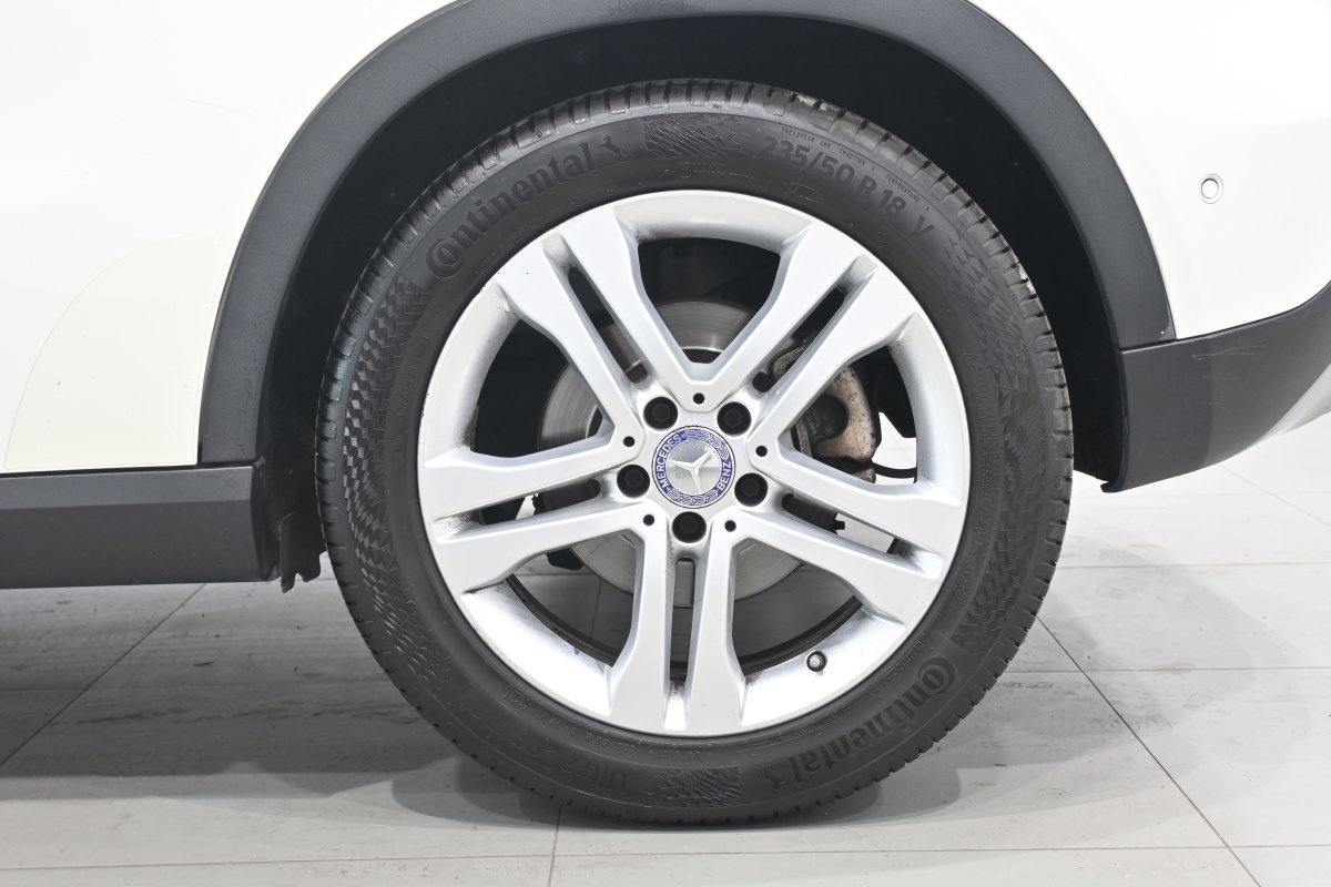 Foto Mercedes-Benz GLA 29