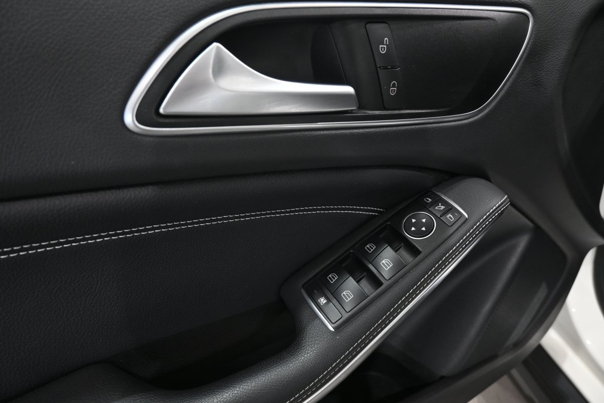 Foto Mercedes-Benz GLA 26
