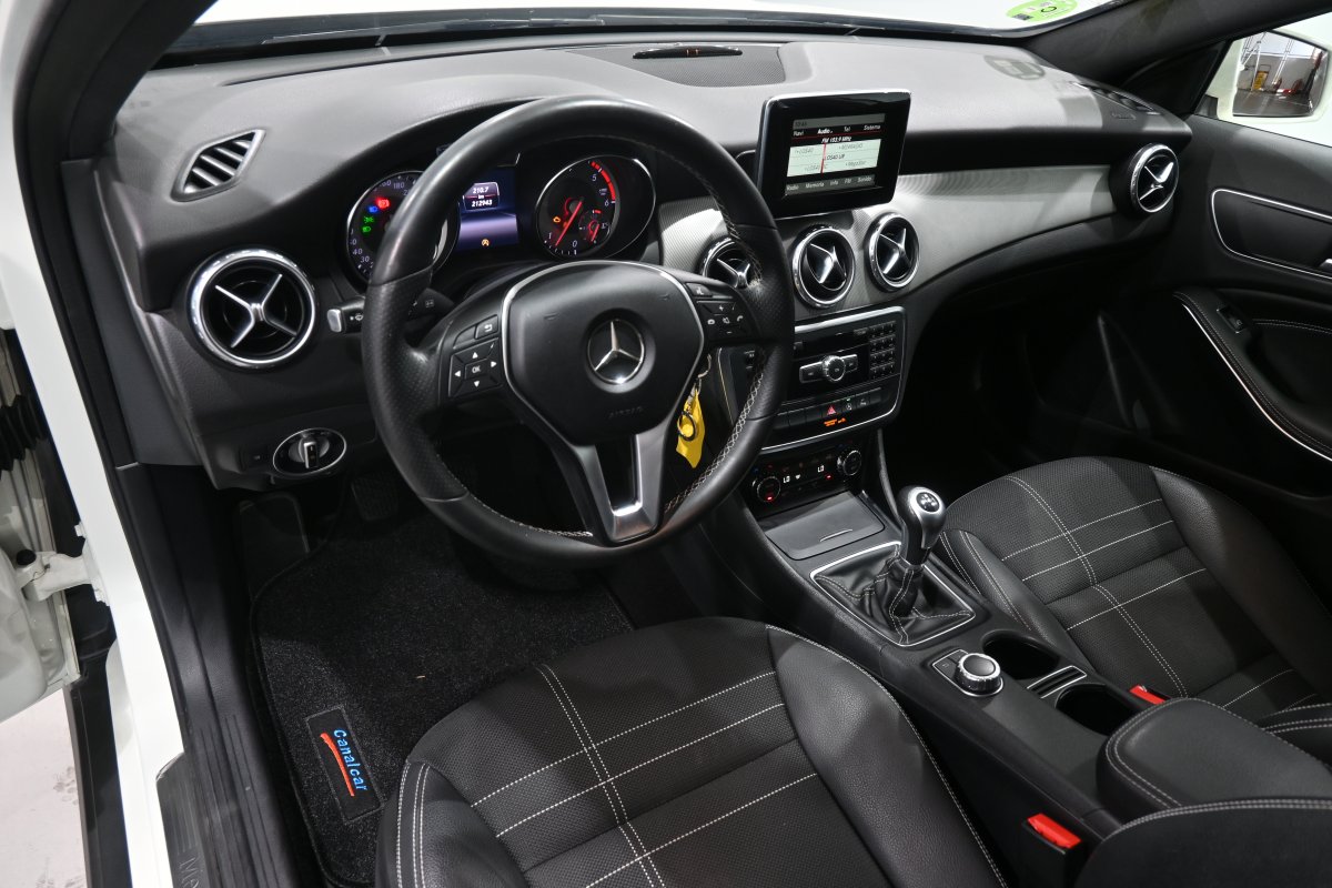 Foto Mercedes-Benz GLA 9