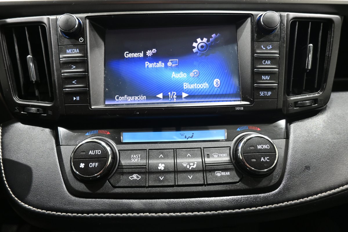 Foto Toyota RAV-4 13