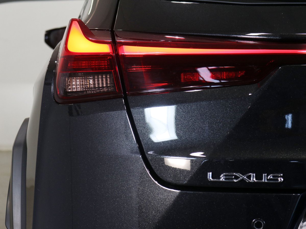 Foto Lexus UX 250h 9