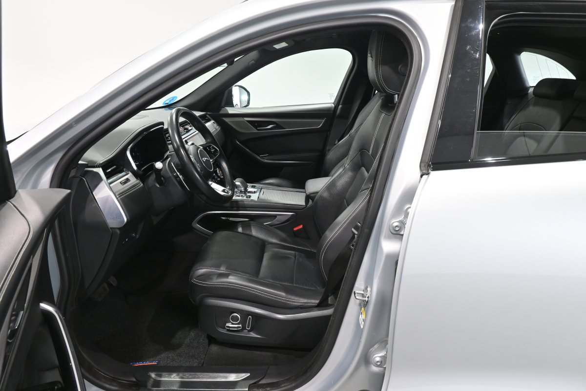 Foto Jaguar F-Pace 2.0 I4 PHEV 404PS AWD Auto RDynamic SE 404cv 11