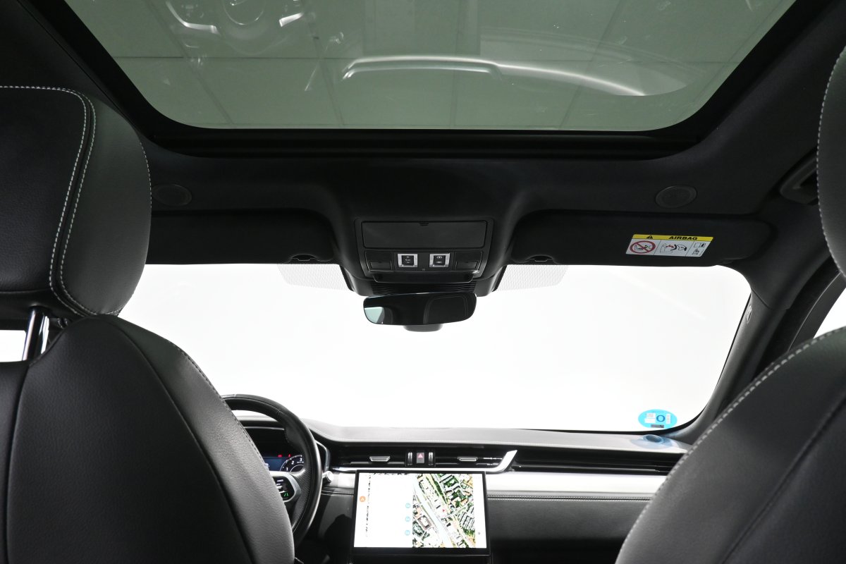Foto Jaguar F-Pace 2.0 I4 PHEV 404PS AWD Auto RDynamic SE 404cv 29