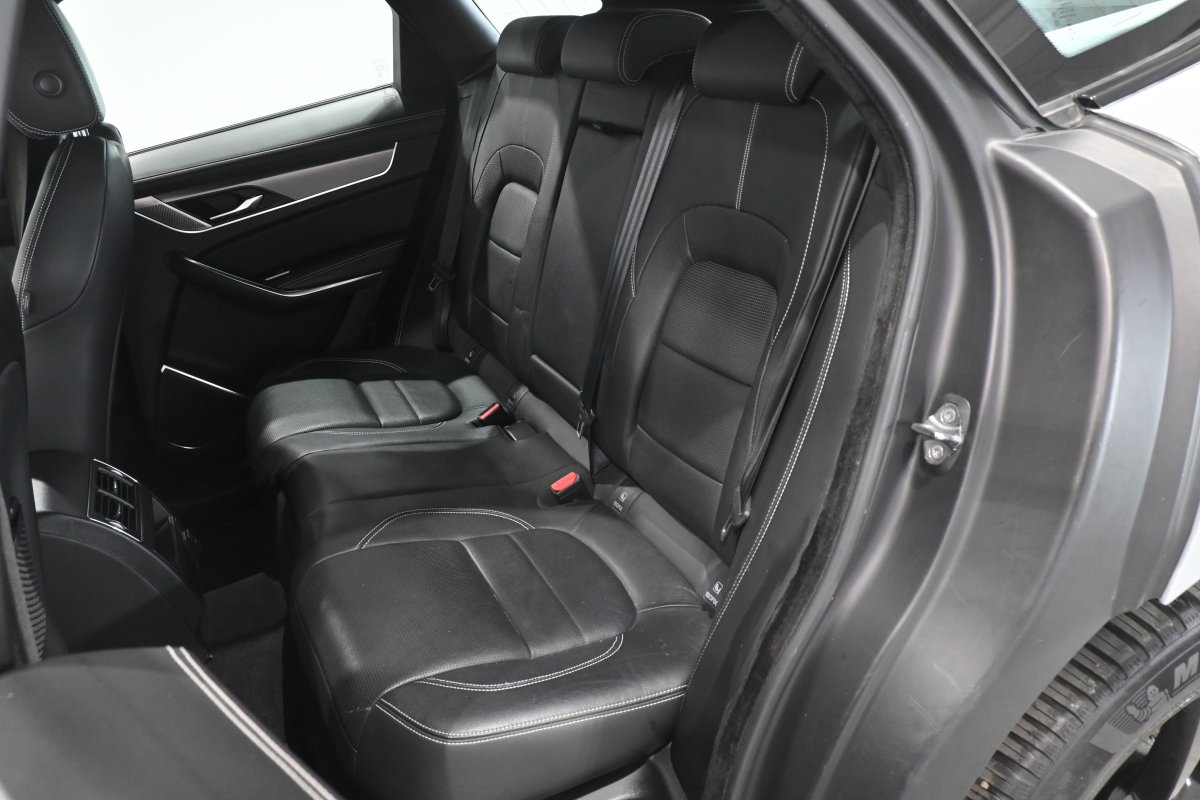 Foto Jaguar F-Pace 2.0 I4 PHEV 404PS AWD Auto RDynamic SE 404cv 12