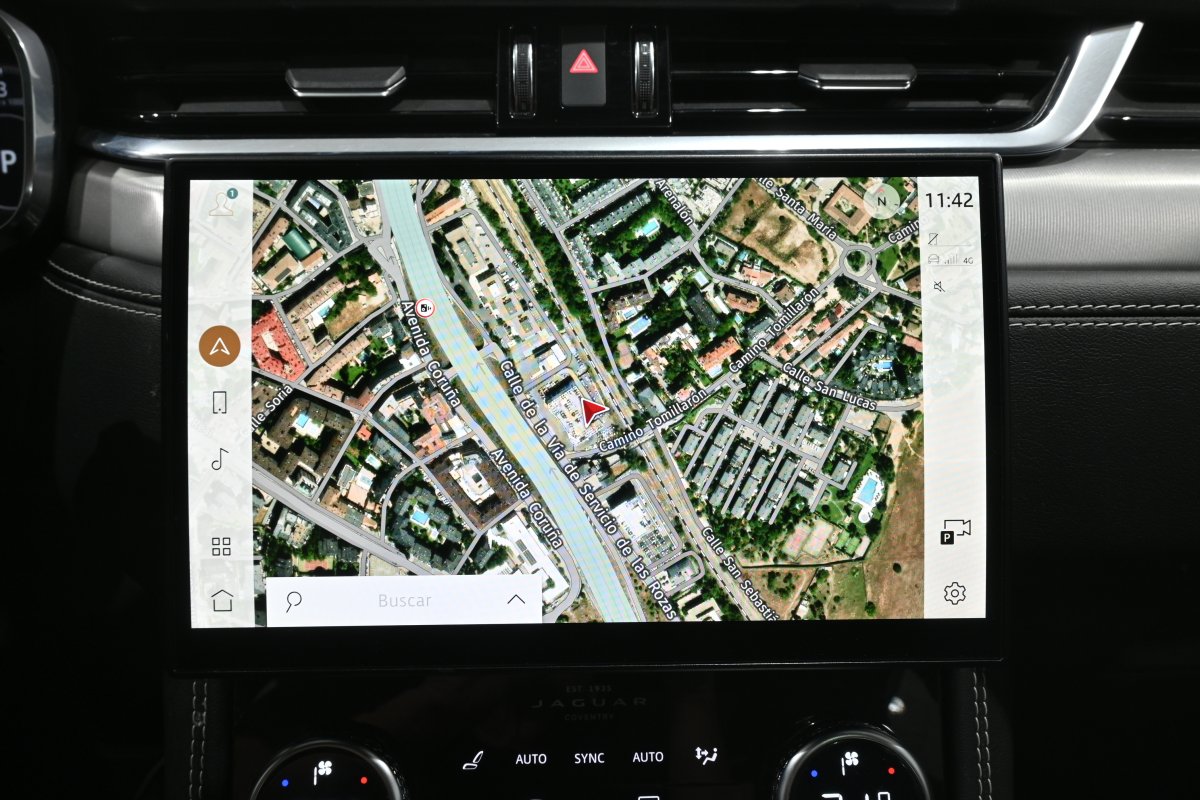 Foto Jaguar F-Pace 2.0 I4 PHEV 404PS AWD Auto RDynamic SE 404cv 16