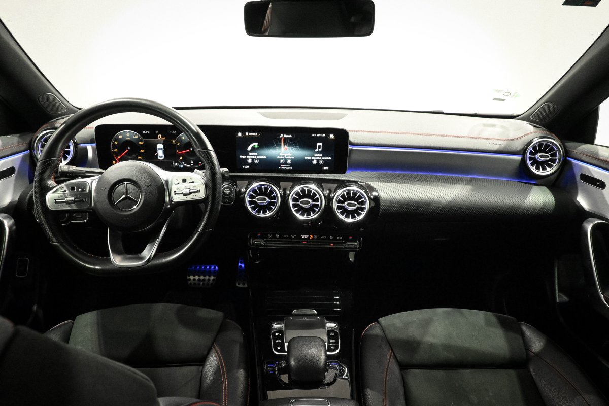 Foto Mercedes-Benz CLA 18