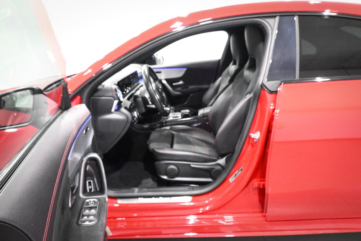 Foto Mercedes-Benz CLA 10