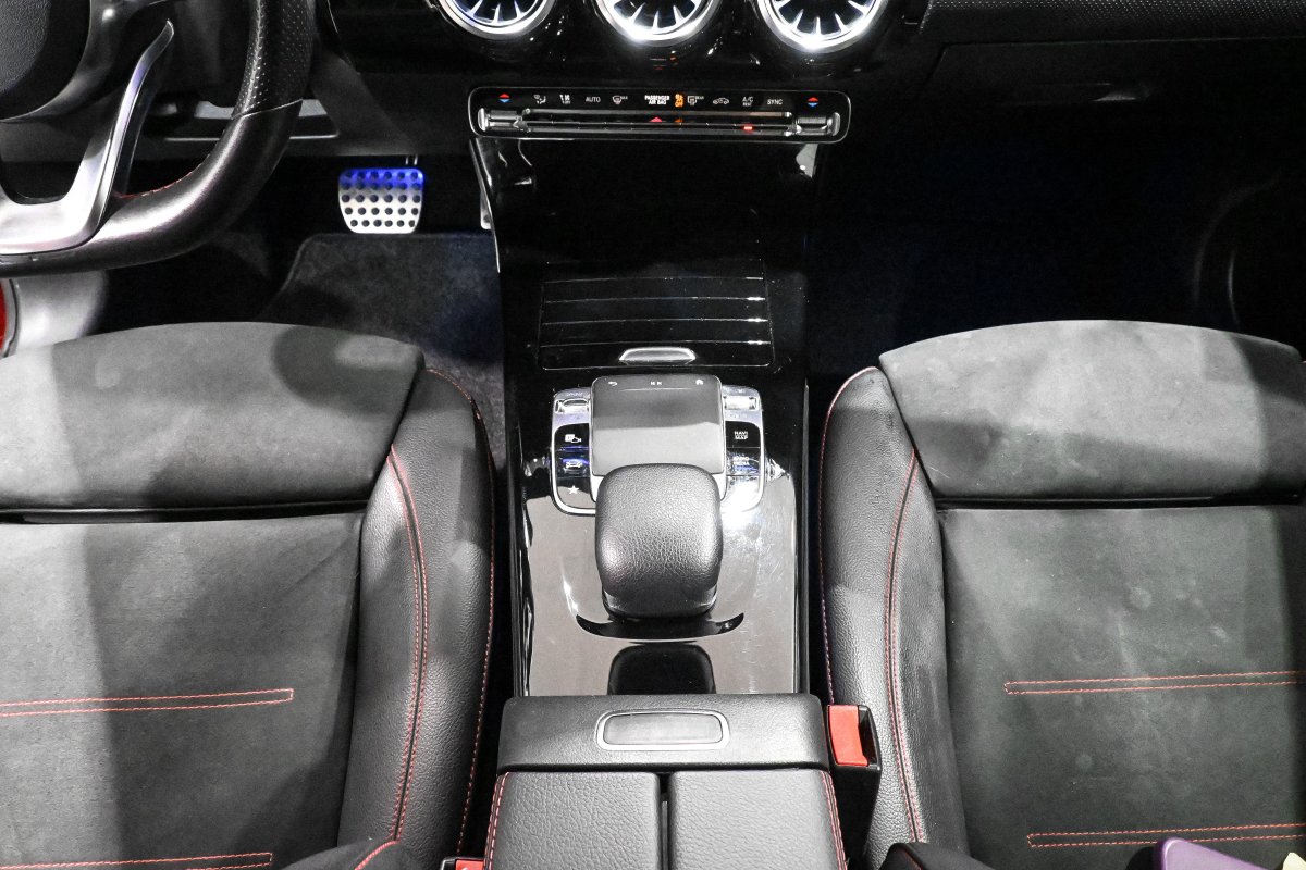 Foto Mercedes-Benz CLA 20