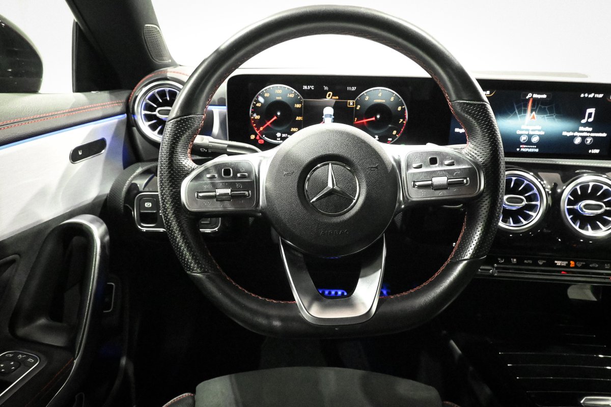 Foto Mercedes-Benz CLA 19