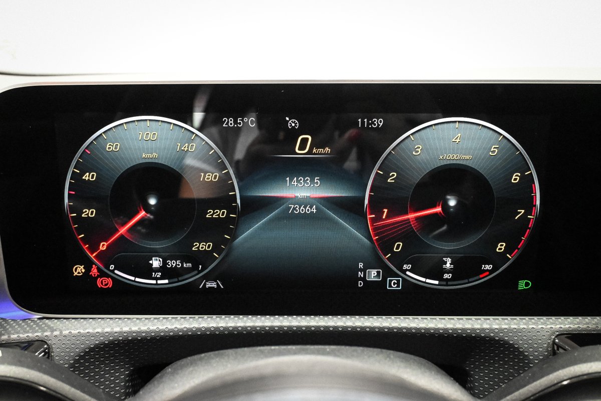 Foto Mercedes-Benz CLA 13