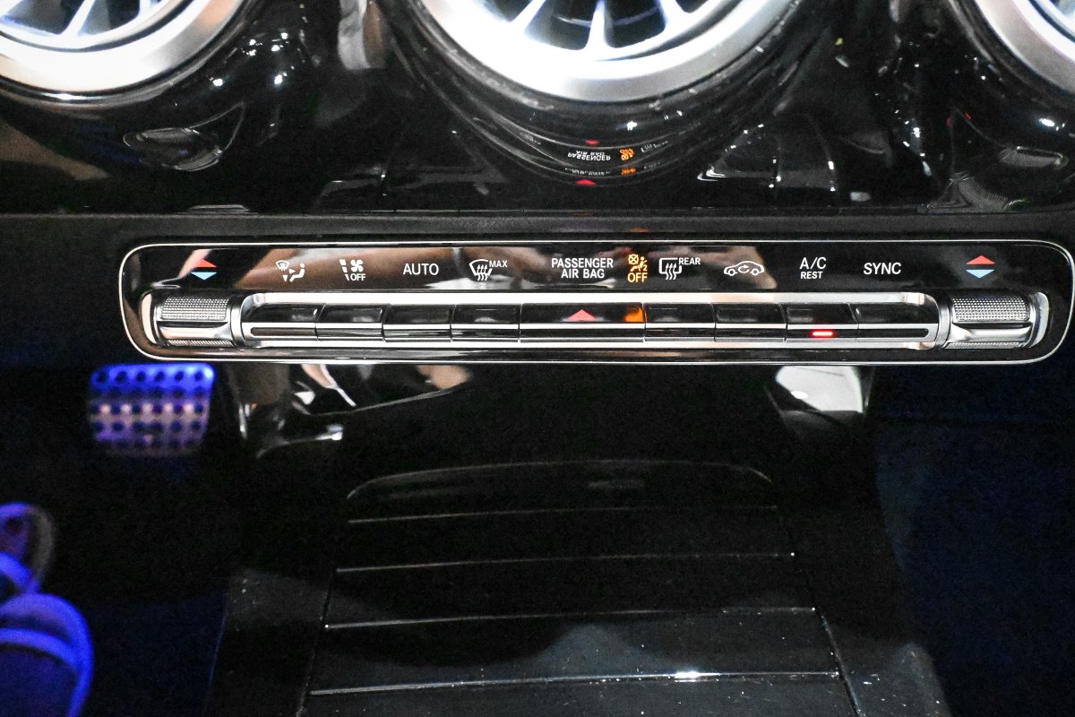 Foto Mercedes-Benz CLA 17