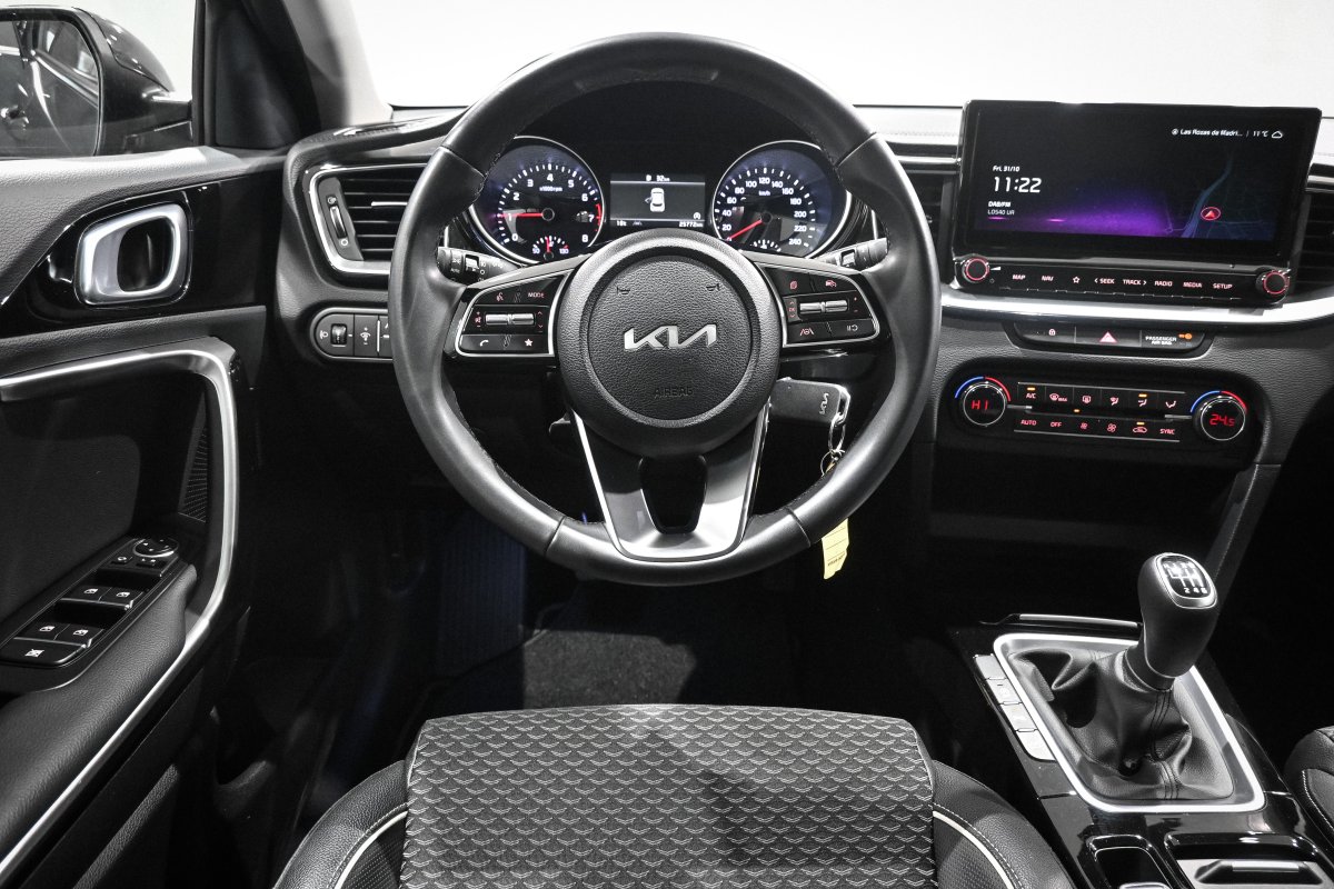 Foto Kia XCEED 1.0 17