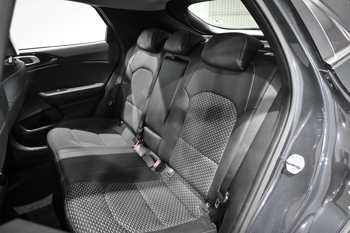 Foto Kia XCEED 1.0 11