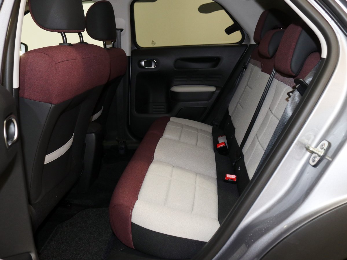 Foto Citroen C4 Cactus 15