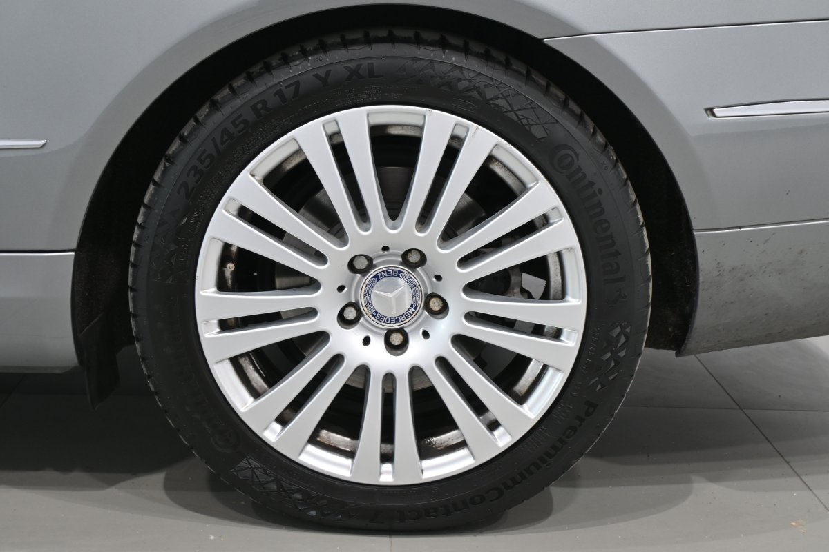 Foto Mercedes-Benz Clase E 30