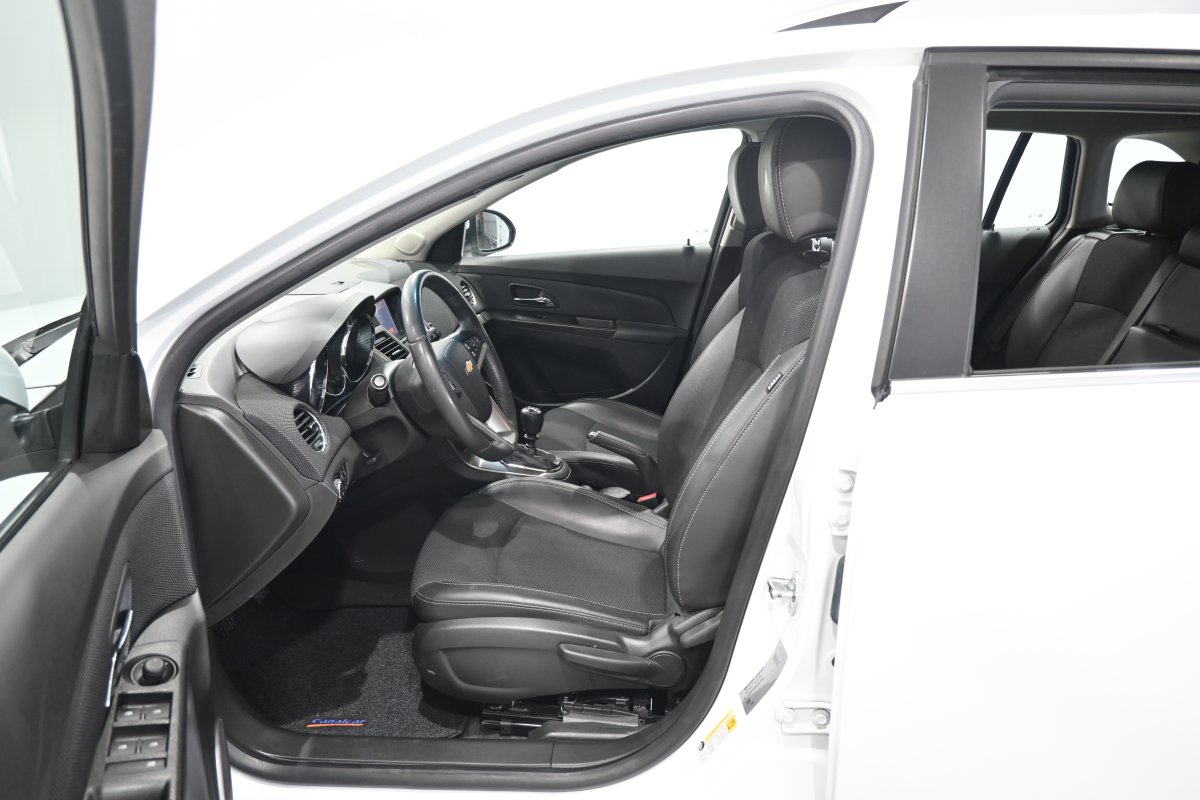 Foto Chevrolet Cruze SW 10