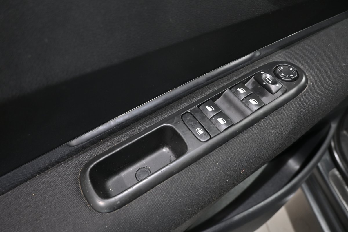 Foto Peugeot 5008 26