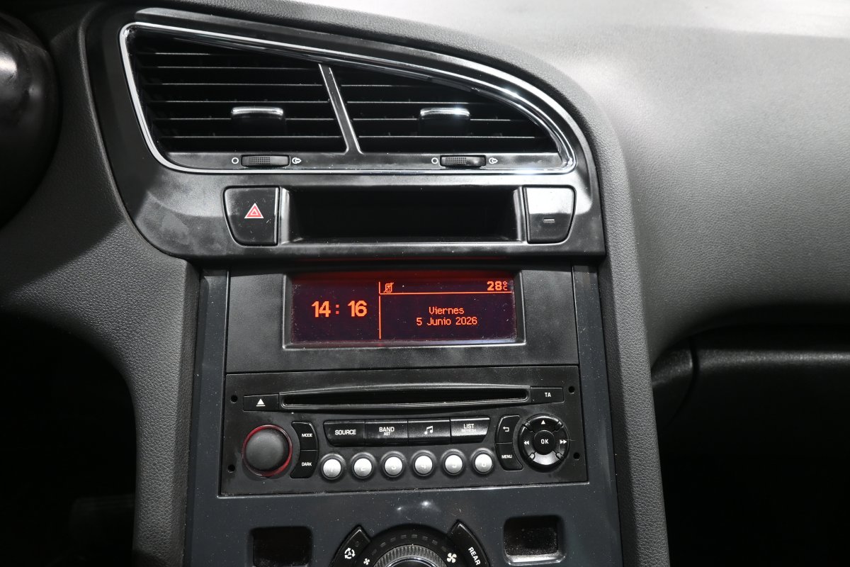 Foto Peugeot 5008 16