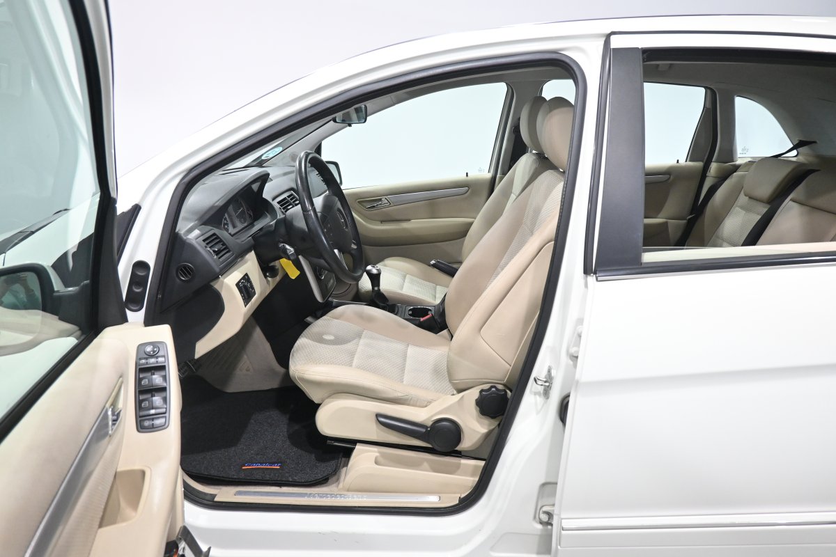 Foto Mercedes-Benz B 10