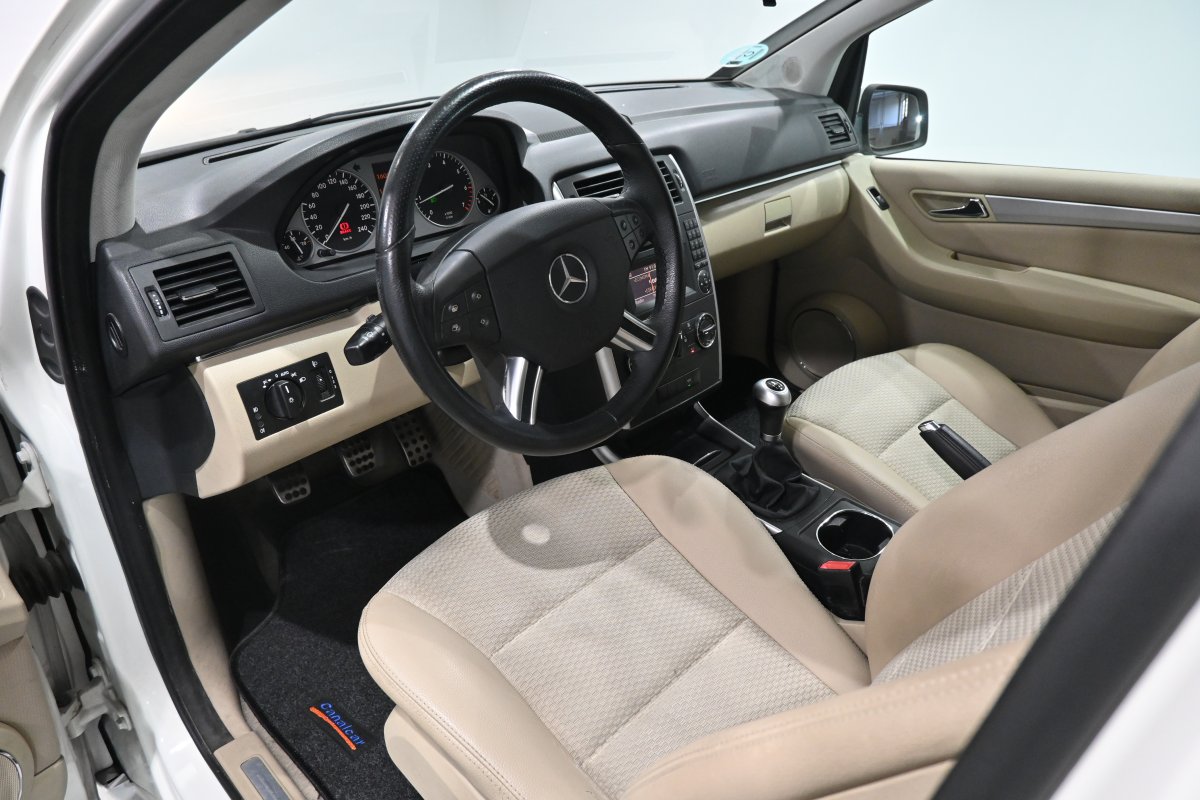 Foto Mercedes-Benz B 9