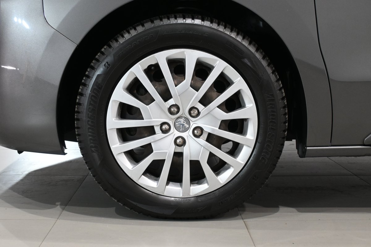 Foto Peugeot Traveller 28