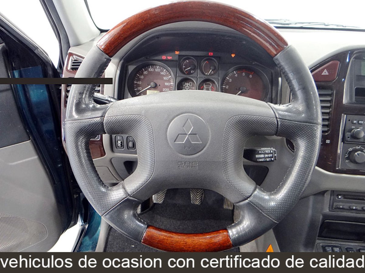 Foto Mitsubishi Montero 30