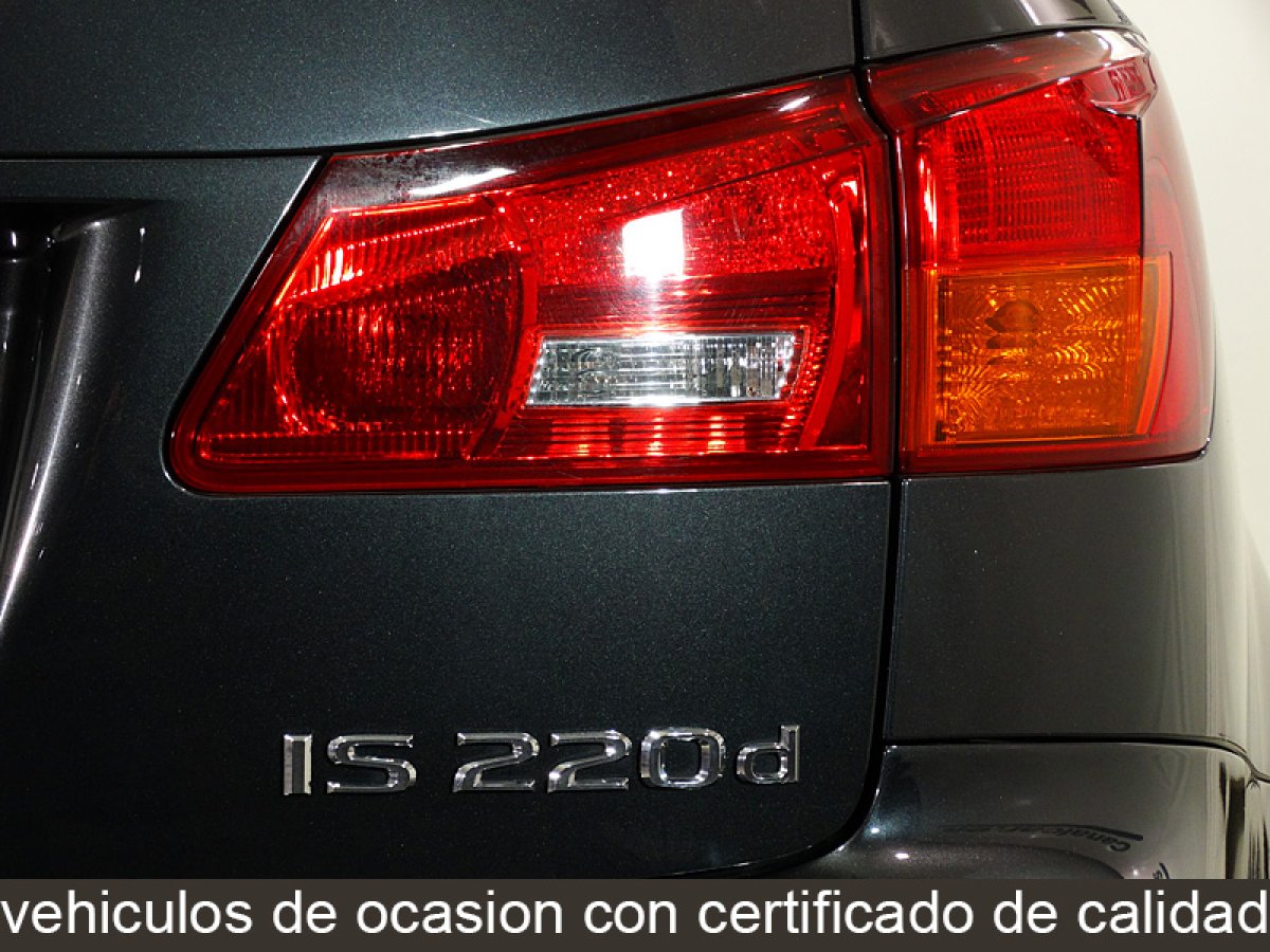 Foto Lexus IS 220d 15