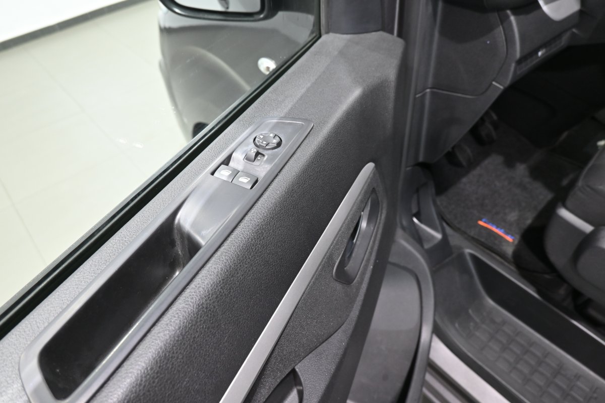 Foto Peugeot Traveller 25