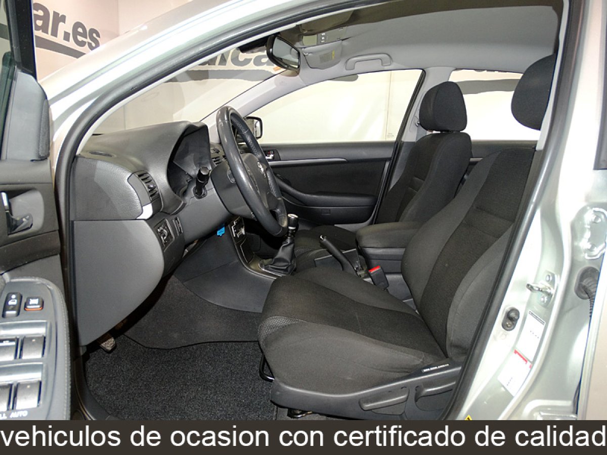 Foto Toyota Avensis 10
