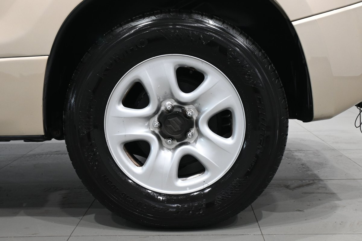 Foto Suzuki Grand 26