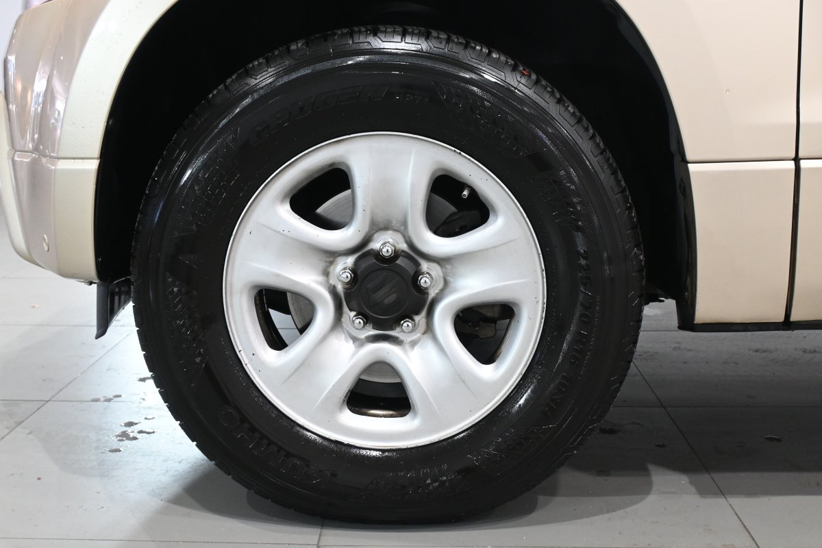 Foto Suzuki Grand 27