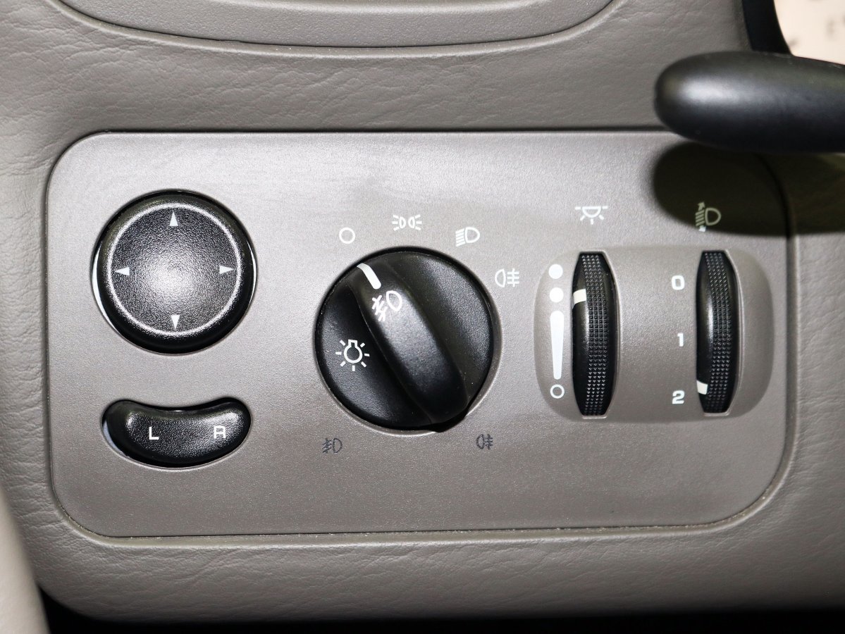 Foto Chrysler Grand 23