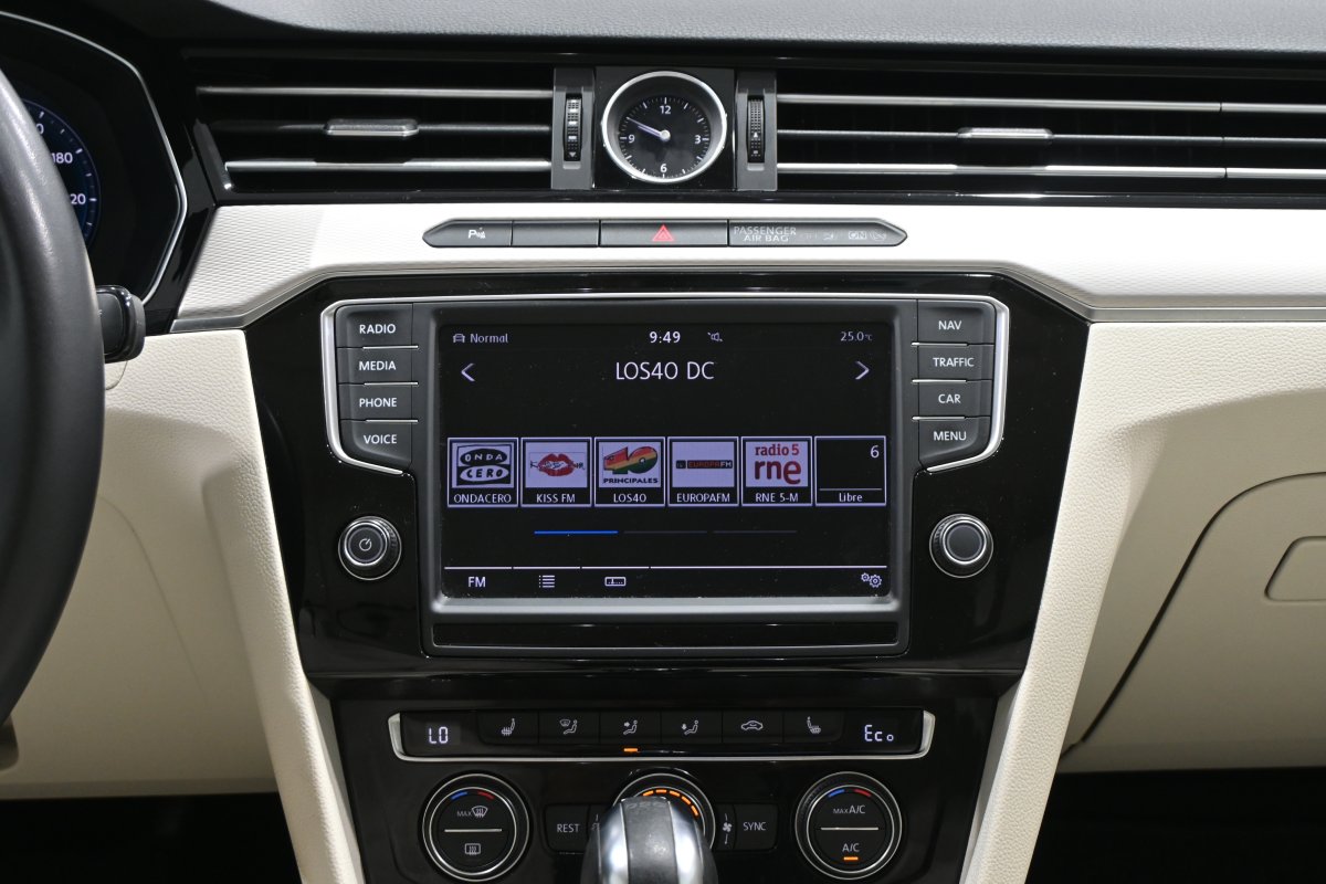 Foto Volkswagen Passat 14