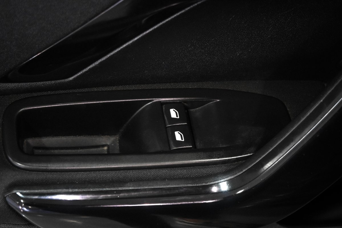 Foto Peugeot 208 23
